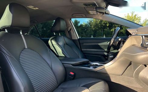 Toyota Camry 2020 - фото 9