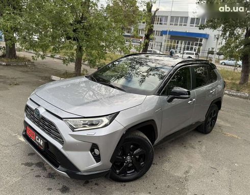 Toyota RAV4 2020 - фото 10