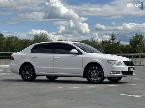 Skoda Superb 2010 - фото 10