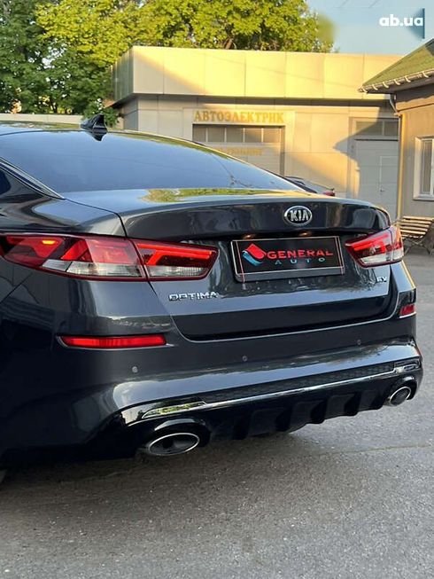 Kia Optima 2018 - фото 11