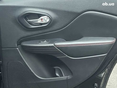 Jeep Cherokee 2015 черный - фото 27