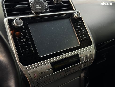 Toyota Land Cruiser Prado 2018 черный - фото 20