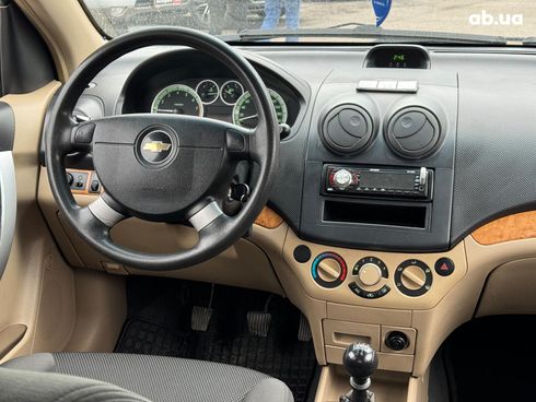 Chevrolet Aveo 2008 белый - фото 23