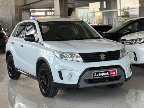 Suzuki Vitara 2018 белый - фото 3