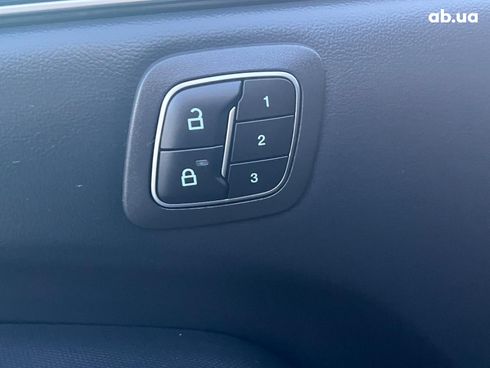 Ford Mustang Mach-E 2023 черный - фото 20