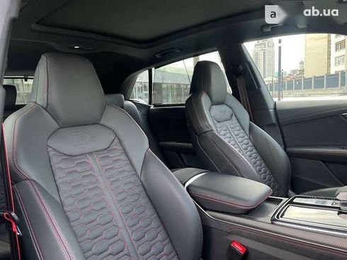 Audi RS Q8 2023 - фото 23