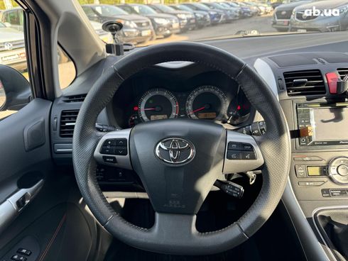 Toyota Auris 2010 черный - фото 25