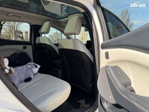 Ford Mustang Mach-E 2021 белый - фото 34