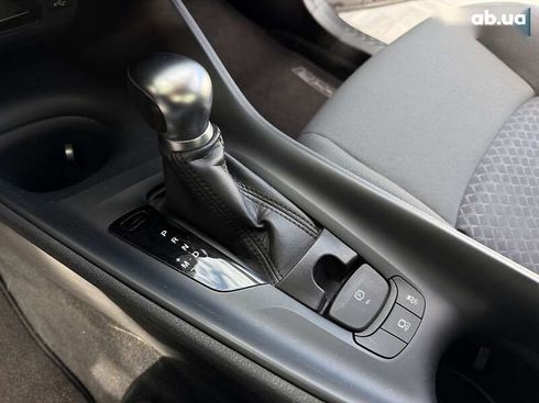 Toyota C-HR 2021 - фото 19