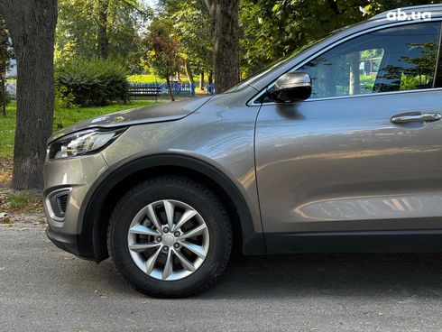 Kia Sorento 2016 серый - фото 11