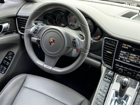 Porsche Panamera 2010 белый - фото 31