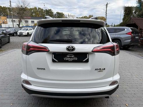 Toyota RAV4 2017 - фото 17
