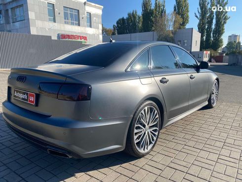 Audi A6 2016 серый - фото 12