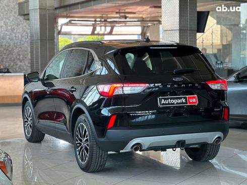 Ford Escape 2022 черный - фото 7
