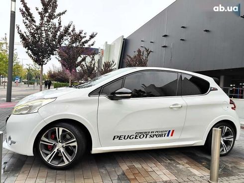 Peugeot 208 2013 - фото 9