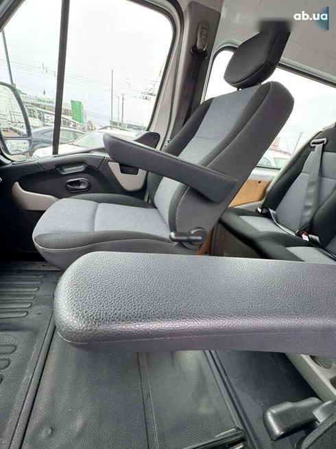Renault Master 2015 - фото 16