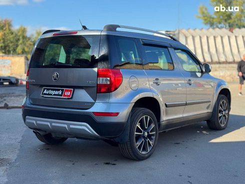 Skoda Yeti 2017 серый - фото 8