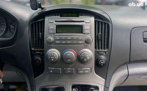 Hyundai H-1 2012 - фото 11