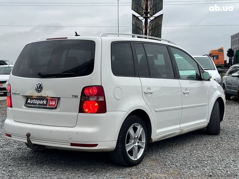 Volkswagen Touran 2009 белый - фото 8
