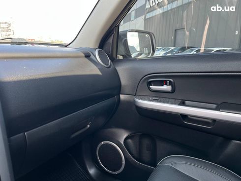 Suzuki Grand Vitara 2010 черный - фото 27