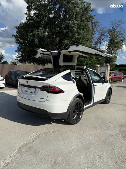 Tesla Model X 2018 - фото 17
