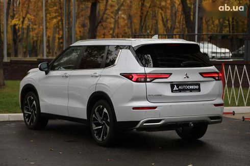 Mitsubishi Outlander 2022 - фото 6