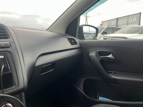 Volkswagen Polo 2012 черный - фото 24