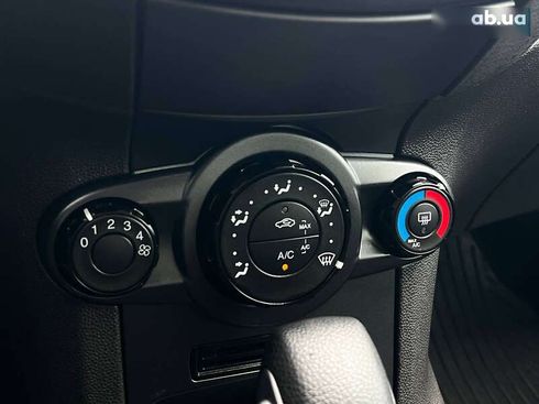 Ford Fiesta 2015 - фото 16