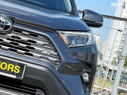 Toyota RAV4 2022 - фото 10