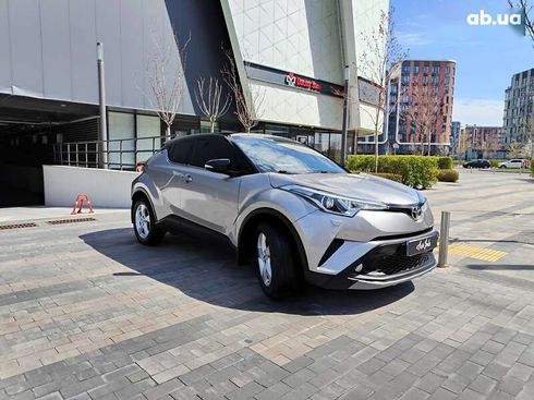 Toyota C-HR 2016 - фото 27