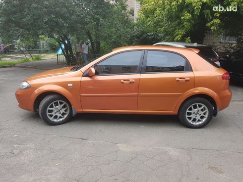 Chevrolet Lacetti 2007 оранжевый - фото 2