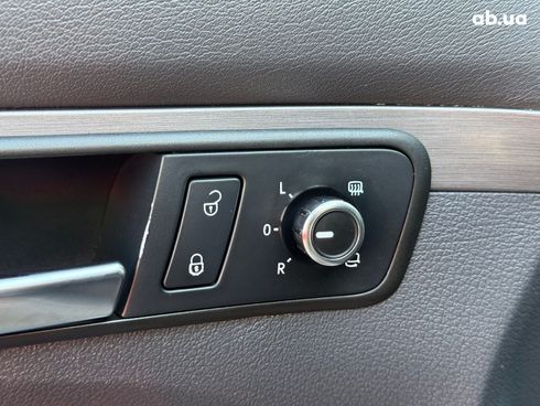 Volkswagen Touran 2010 серый - фото 24