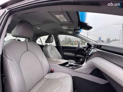 Toyota Camry 2020 - фото 8