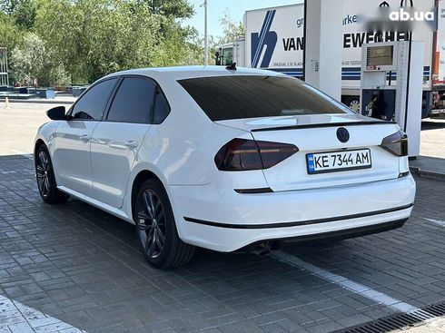Volkswagen Passat 2018 - фото 5