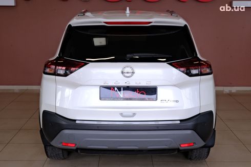 Nissan Rogue 2021 белый - фото 6
