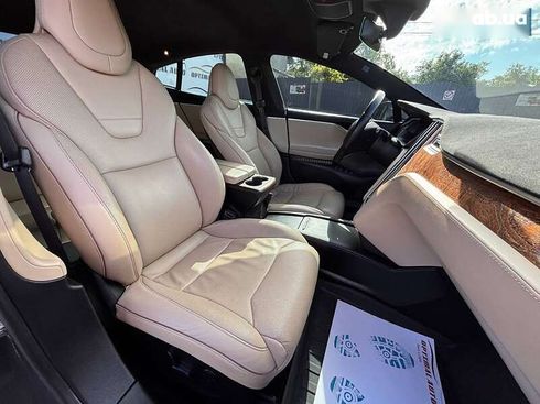 Tesla Model S 2017 - фото 25