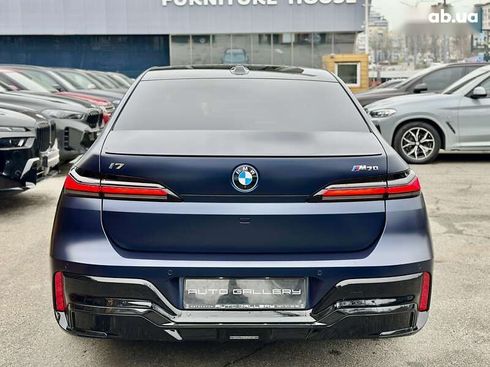 BMW i7 2023 - фото 12