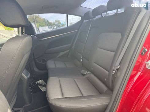 Hyundai Elantra 2017 - фото 18
