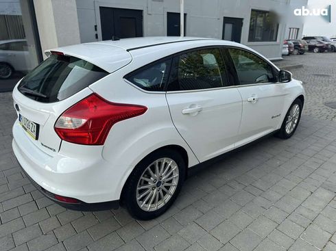 Ford Focus 2014 - фото 20