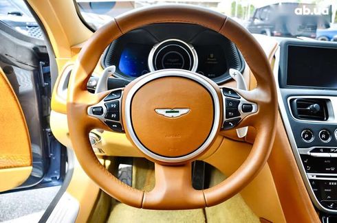 Aston Martin DB11 2017 - фото 19