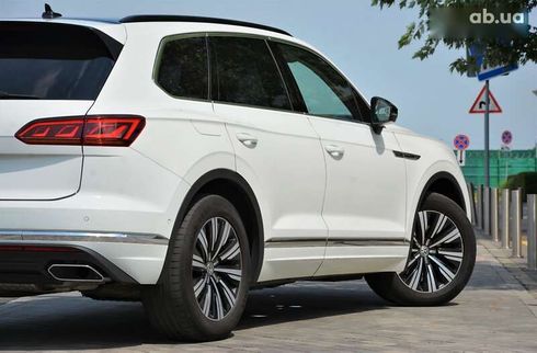 Volkswagen Touareg 2019 - фото 11