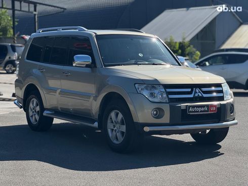 Mitsubishi Pajero Wagon 2008 бежевый - фото 15