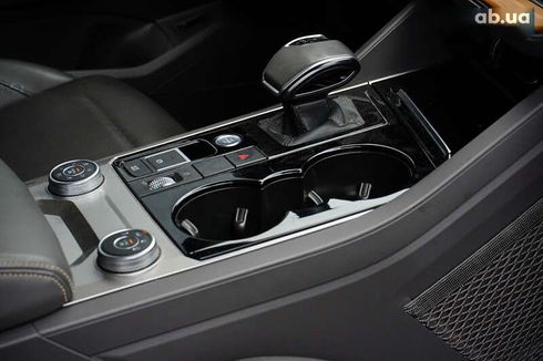 Volkswagen Touareg 2018 - фото 25