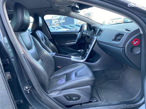 Volvo S60 2011 серый - фото 22