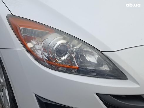 Mazda 3 2010 белый - фото 7