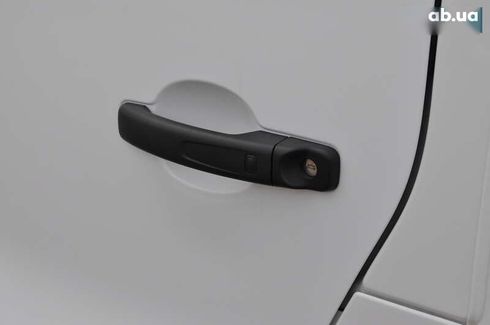 Renault Trafic 2021 - фото 27