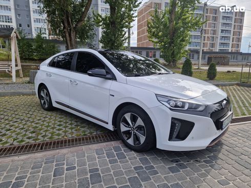 Hyundai IONIQ Electric 2017 белый - фото 3