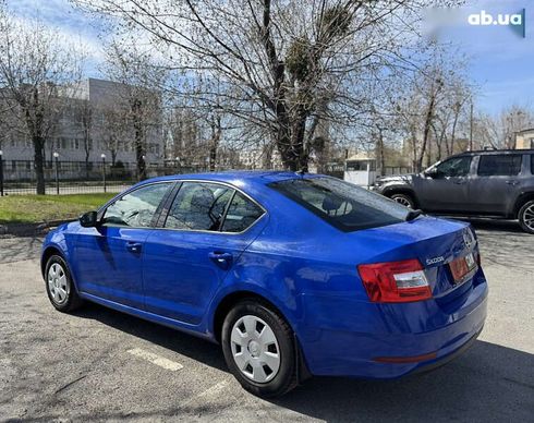 Skoda Octavia 2020 - фото 13