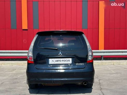 Mitsubishi Grandis 2007 - фото 5