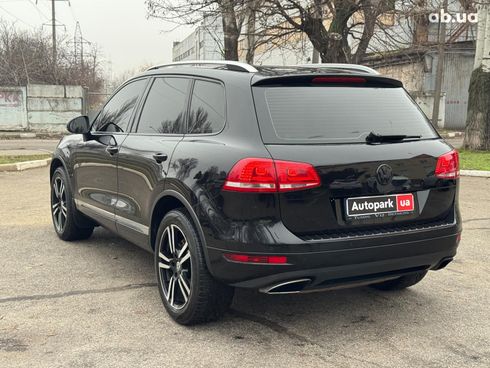 Volkswagen Touareg 2012 черный - фото 5
